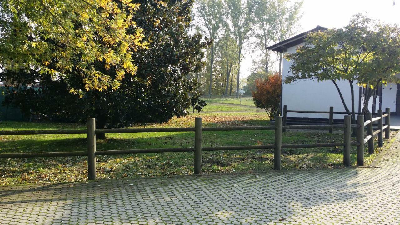 Scuderia 100 Pertiche Villa Villanterio Buitenkant foto