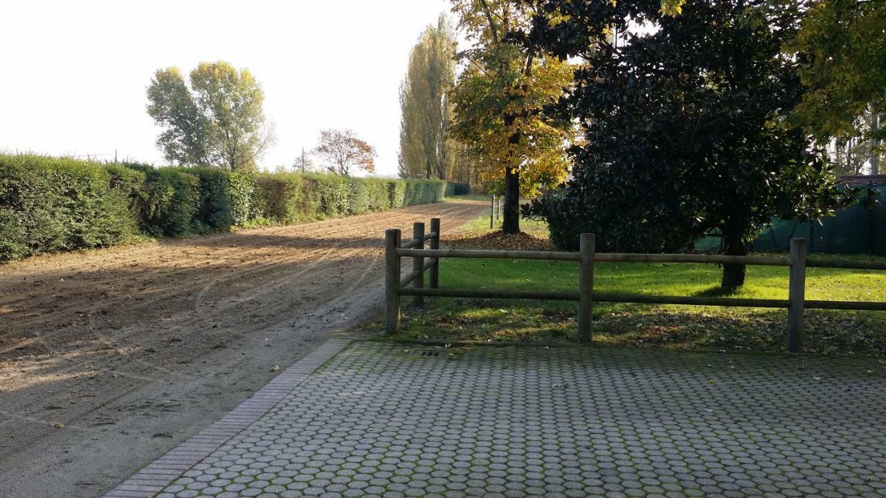 Scuderia 100 Pertiche Villa Villanterio Buitenkant foto