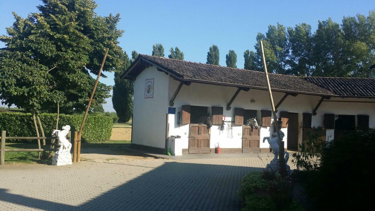 Scuderia 100 Pertiche Villa Villanterio Buitenkant foto